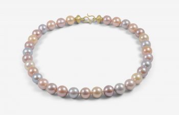 Colliers: Perlenkette pastell, 750er Gold