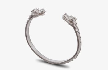 Filigraner Silberarmreif mit Drachenkopf